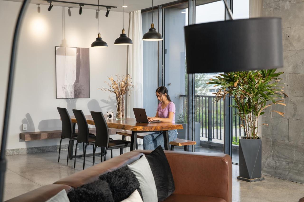 The Sense Apartment - Modern, Near My An Beach Дананг Экстерьер фото